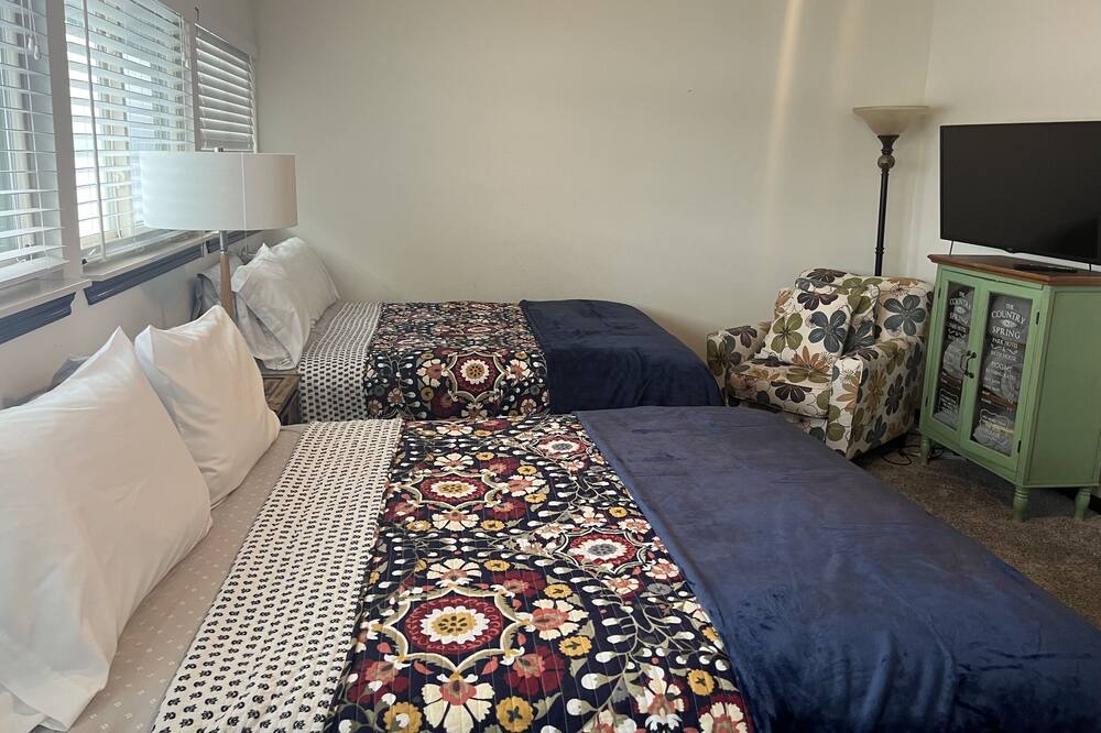 Photo of Bedroom in Seven Coves