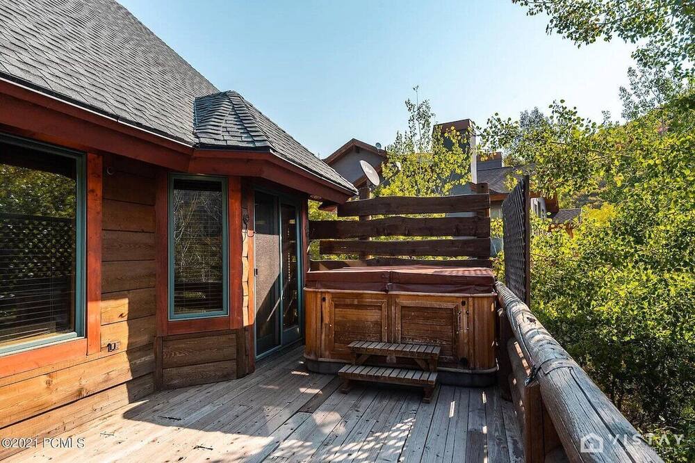 Photo of Outdoor in Aerie