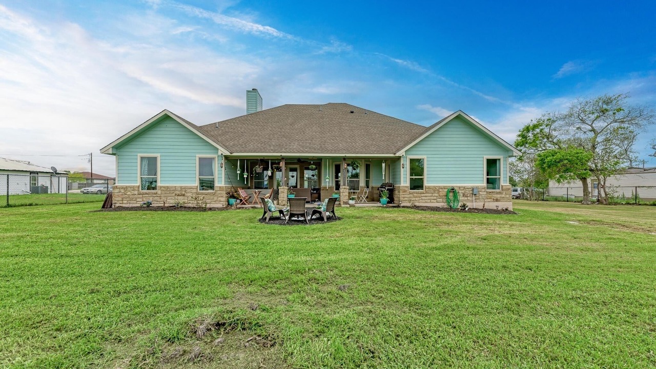 Photo of Outdoor in Del Valle