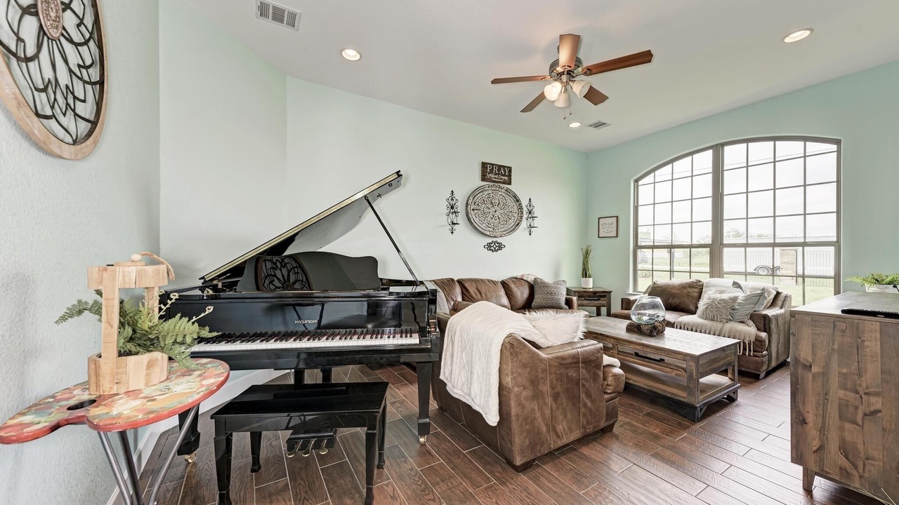 Photo of Livingroom in Del Valle