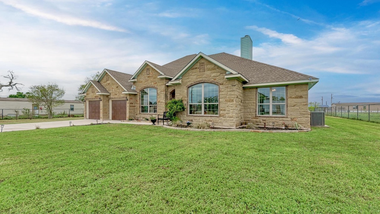 Photo of Outdoor in Del Valle