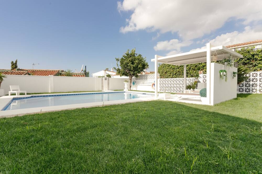 Photo of Outdoor in Urbanizacion Costabella