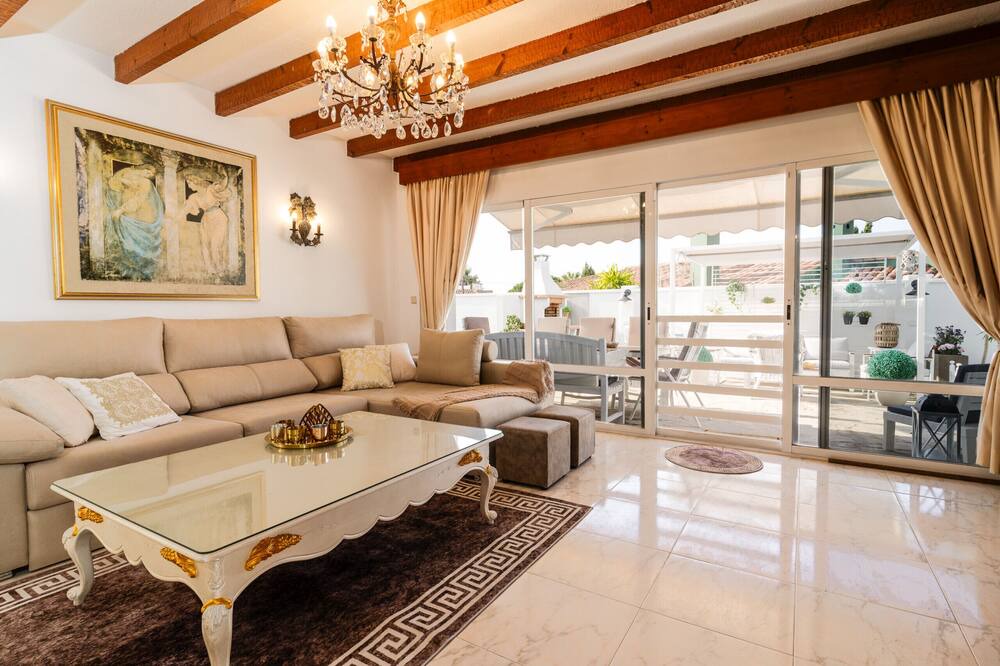 Photo of Livingroom in Urbanizacion Costabella