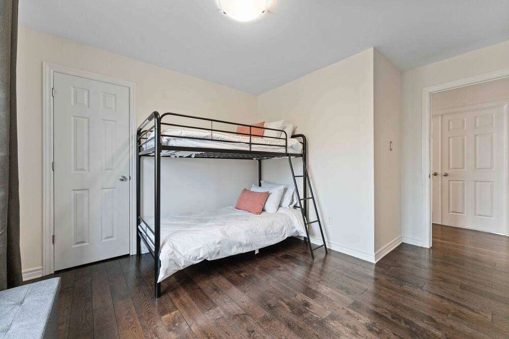 Photo of Bedroom in Ottawa Division