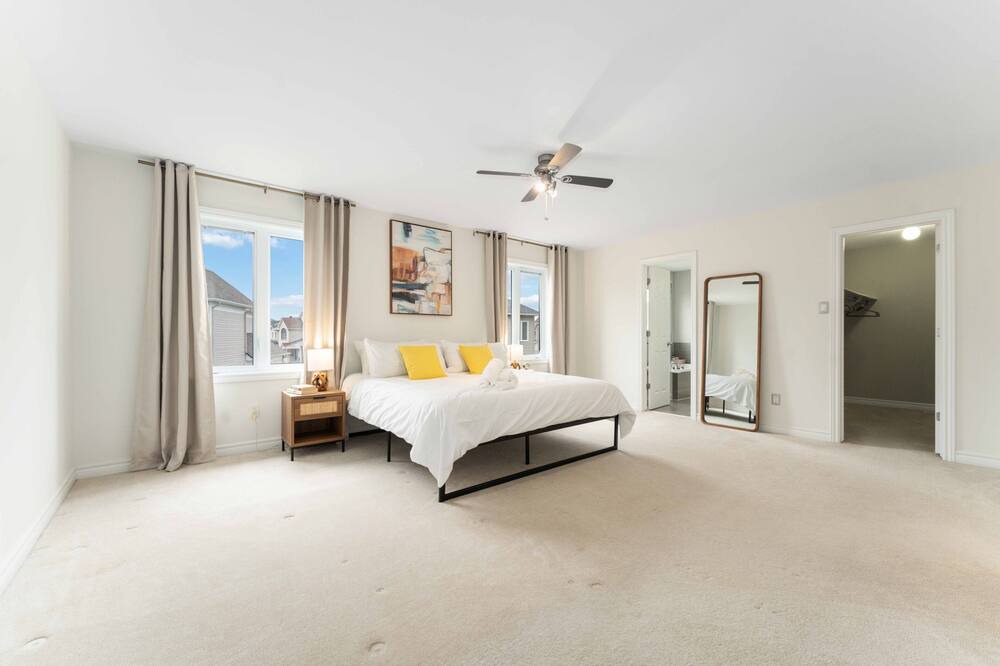 Photo of Bedroom in Ottawa Division