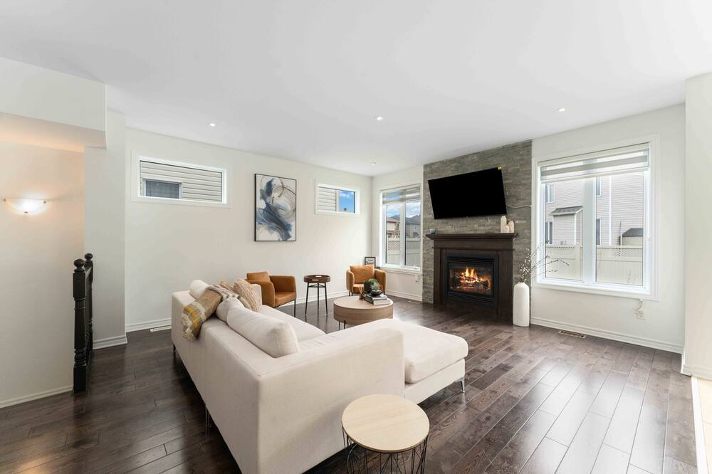 Photo of Livingroom in Ottawa Division