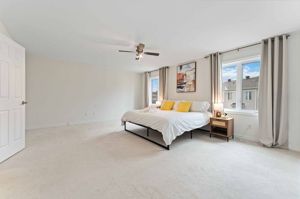 Photo of Bedroom in Ottawa Division