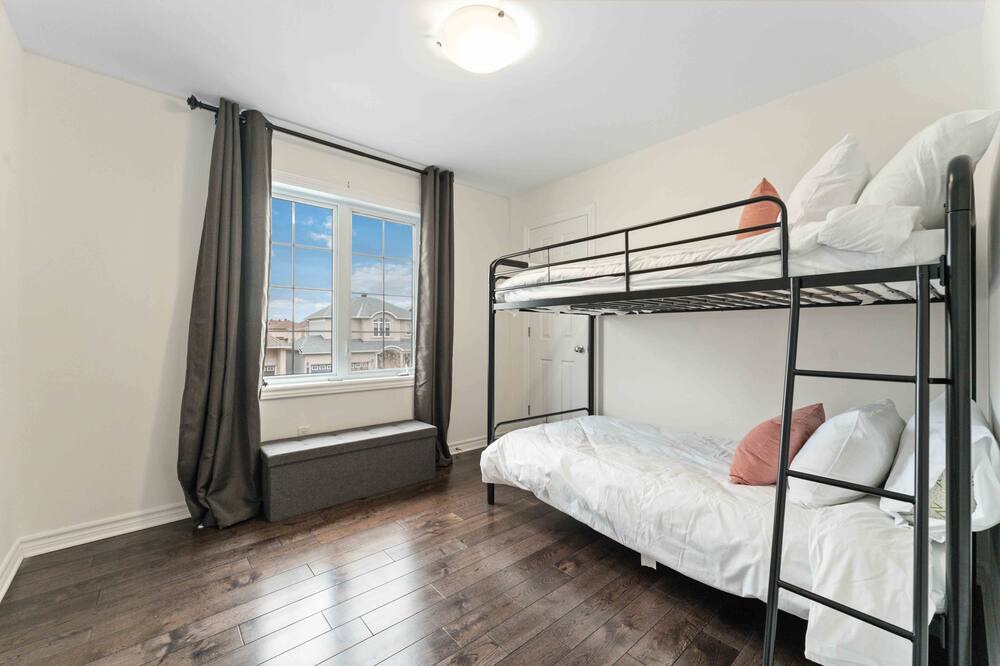Photo of Bedroom in Ottawa Division