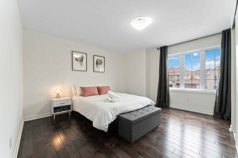 Photo of Bedroom in Ottawa Division