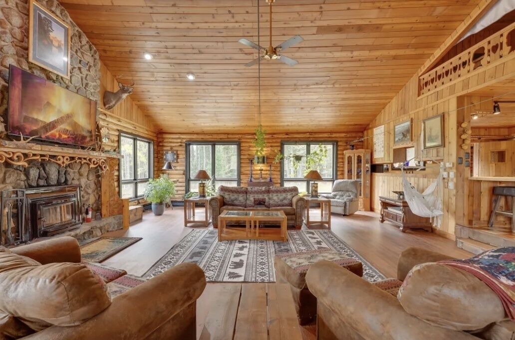 Photo of Livingroom in Long Lake