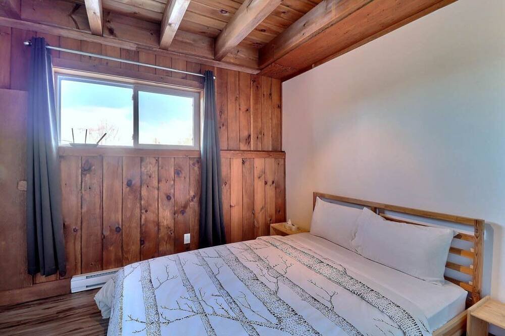 Photo of Bedroom in L'Anse-Saint-Jean