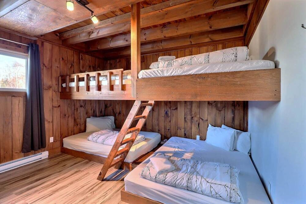 Photo of Bedroom in L'Anse-Saint-Jean