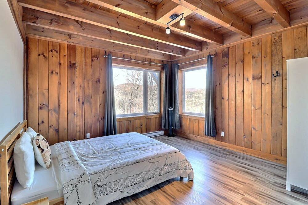 Photo of Bedroom in L'Anse-Saint-Jean