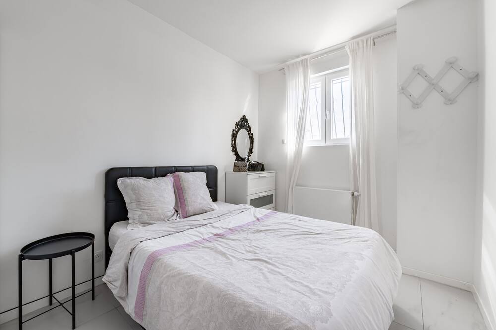 Photo of Bedroom in Argenteuil