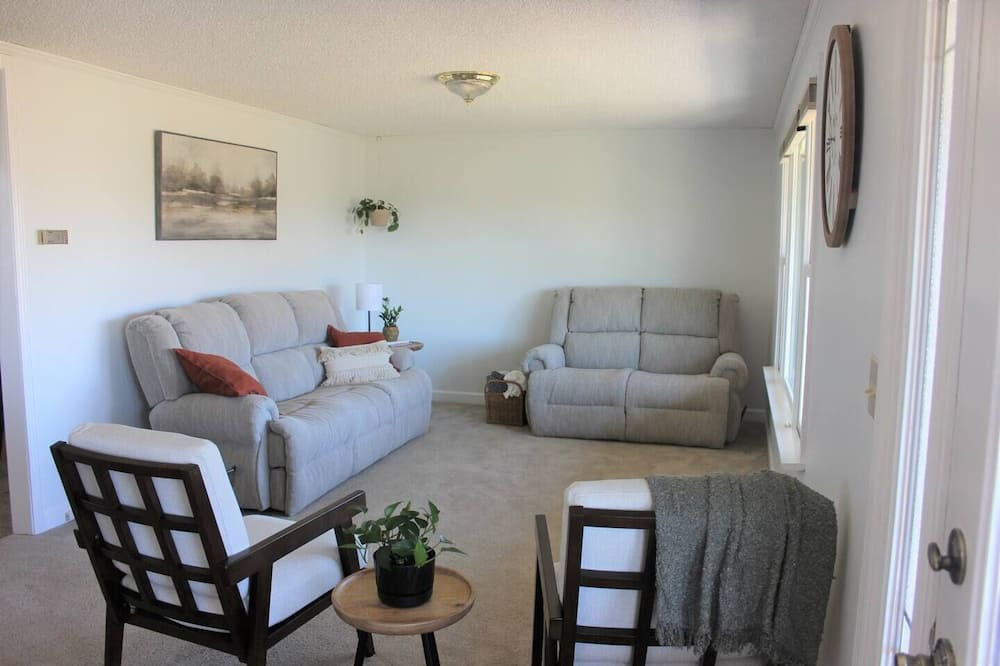 Photo of Livingroom in Suplee