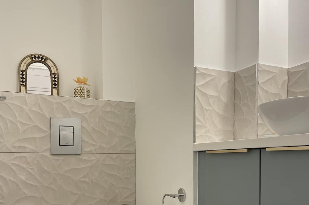Photo of Bathroom in Picpus