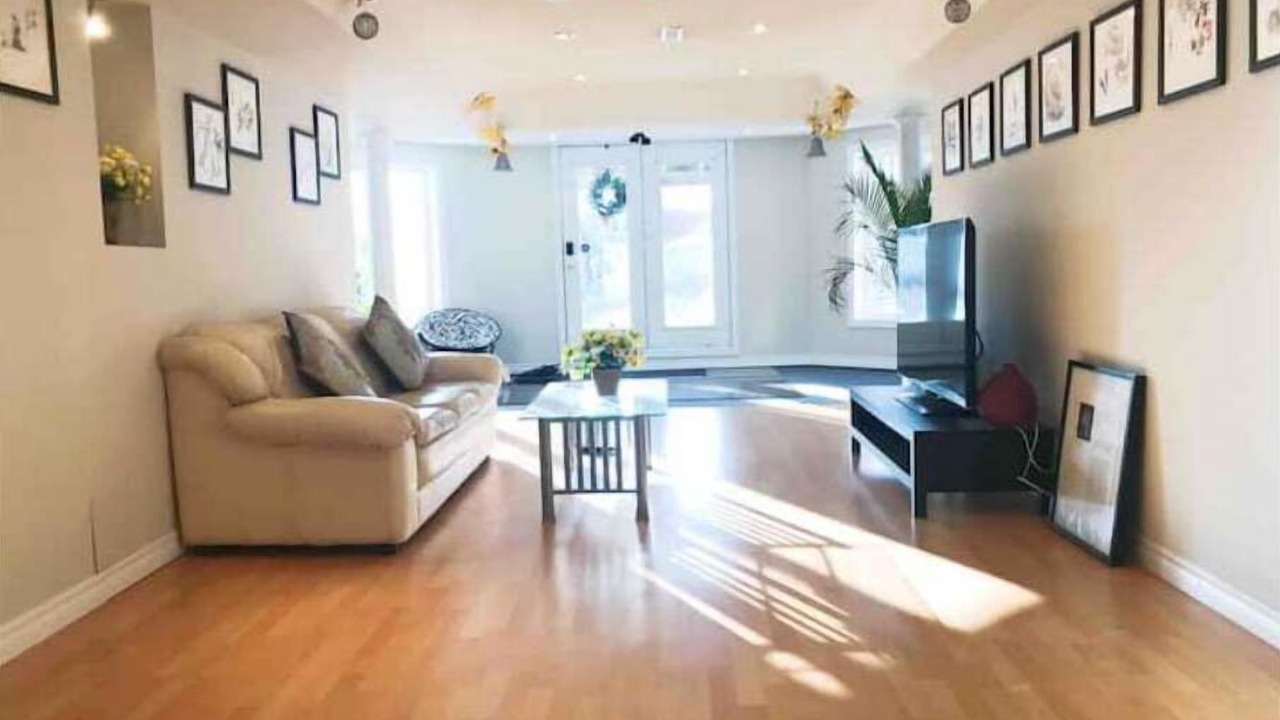 Photo of Livingroom in Richmond Hill