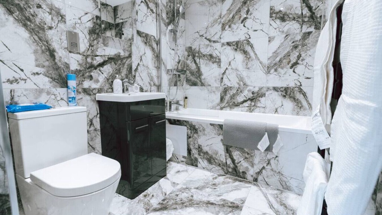 Photo of Bathroom in Purley