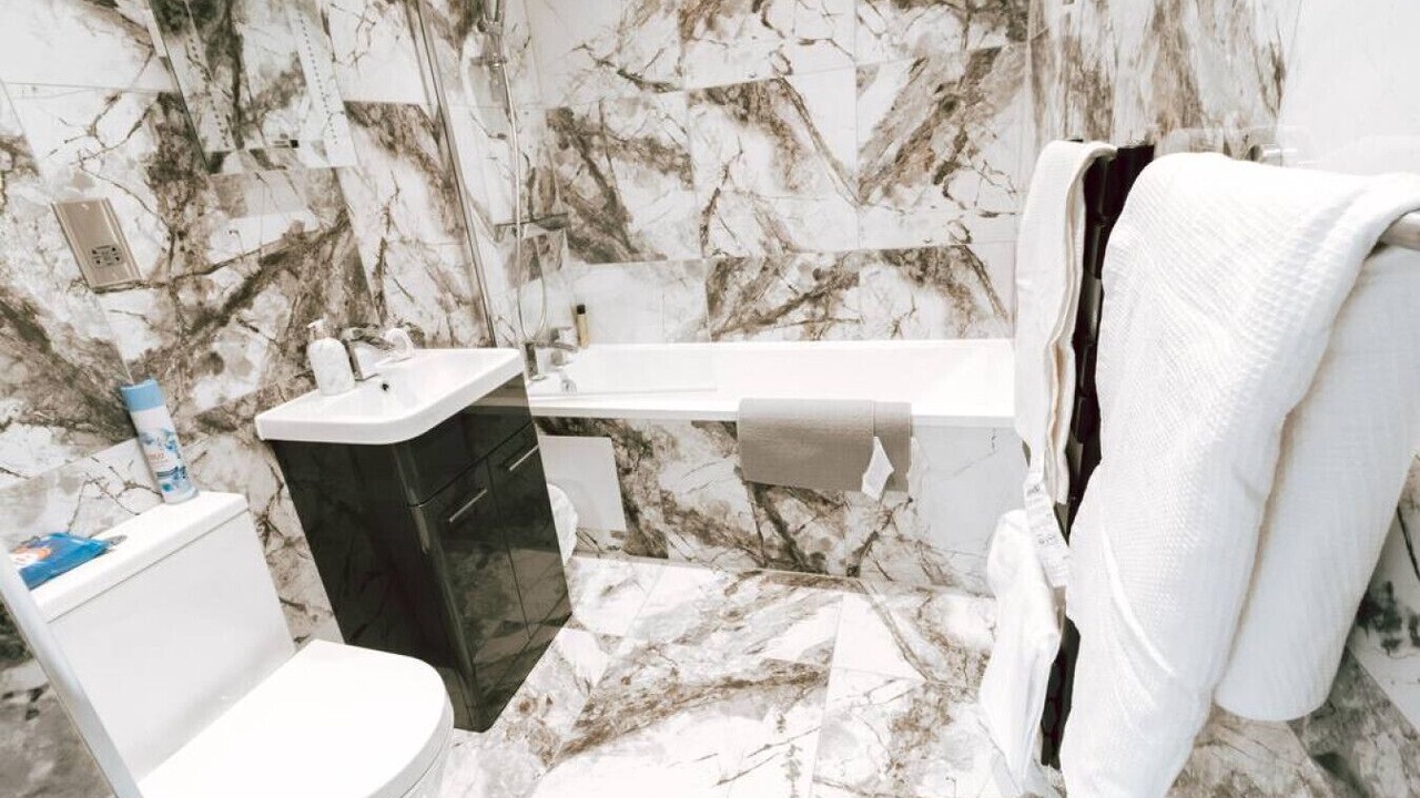 Photo of Bathroom in Purley