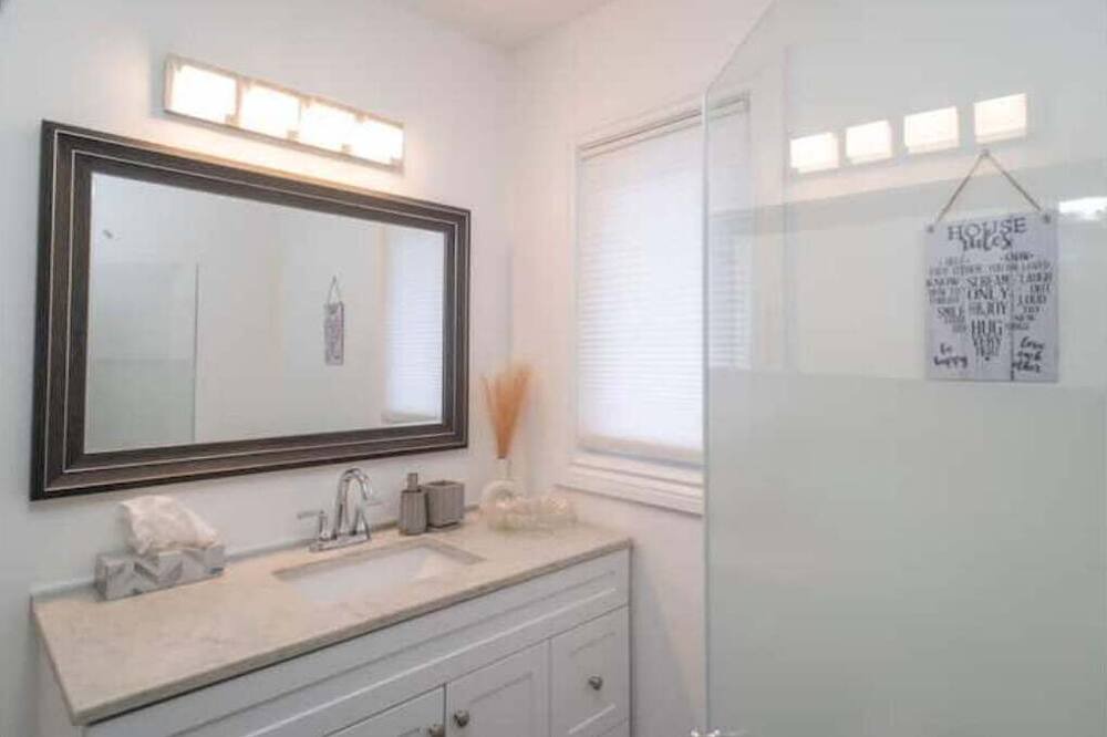 Photo of Bathroom in Thunder Bay