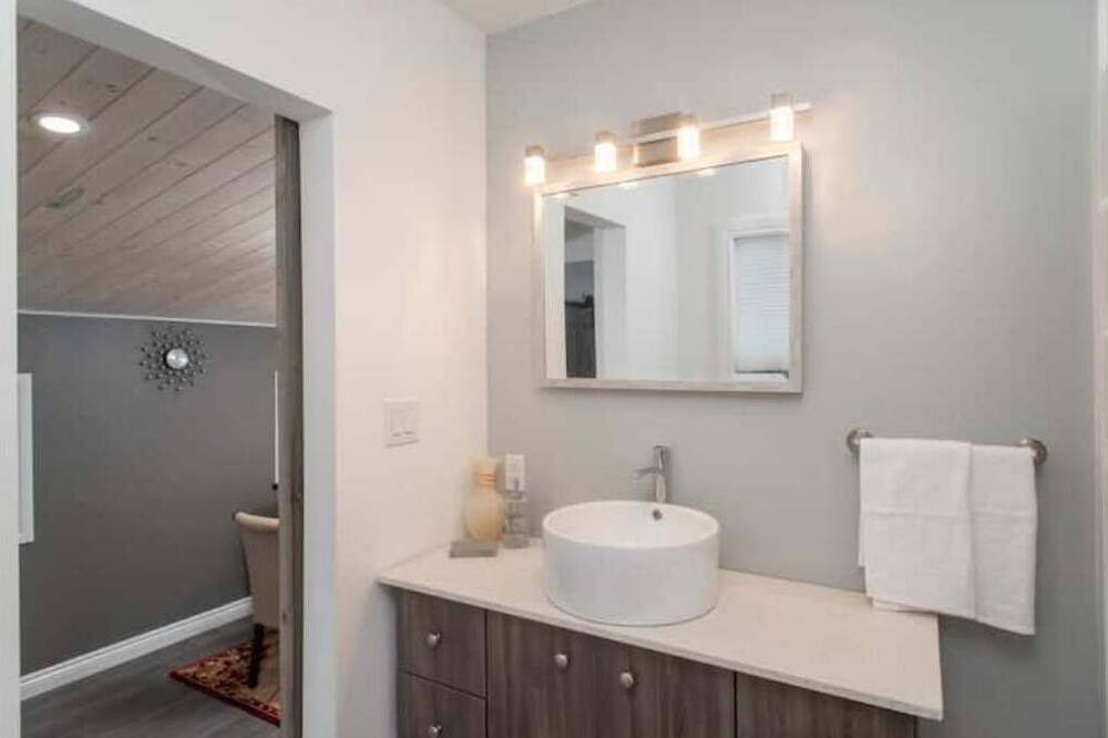 Photo of Bathroom in Thunder Bay