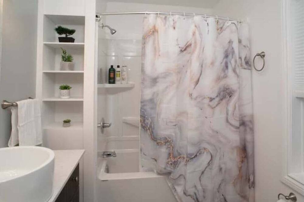 Photo of Bathroom in Thunder Bay