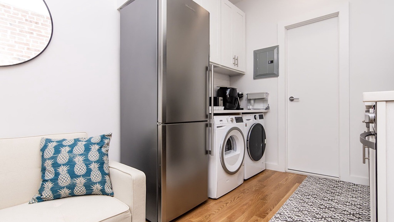 Photo of Others in Brooklyn Heights