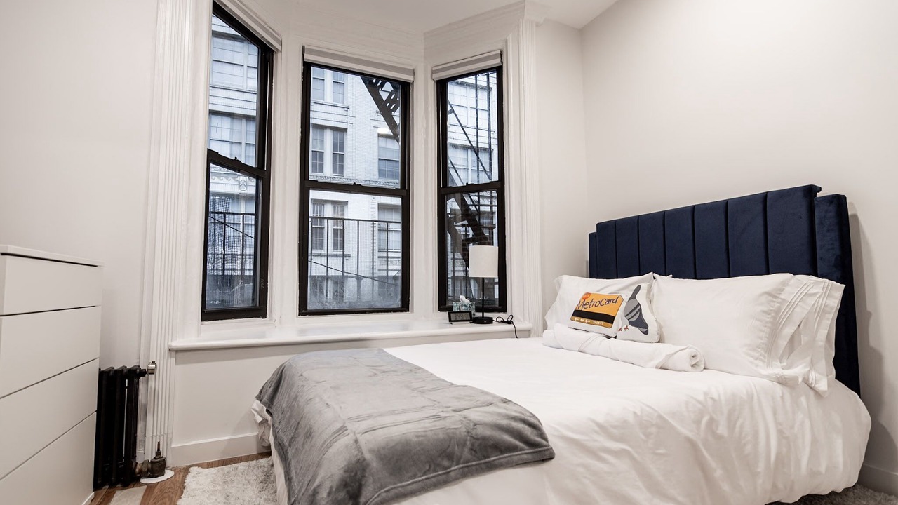 Photo of Others in Brooklyn Heights