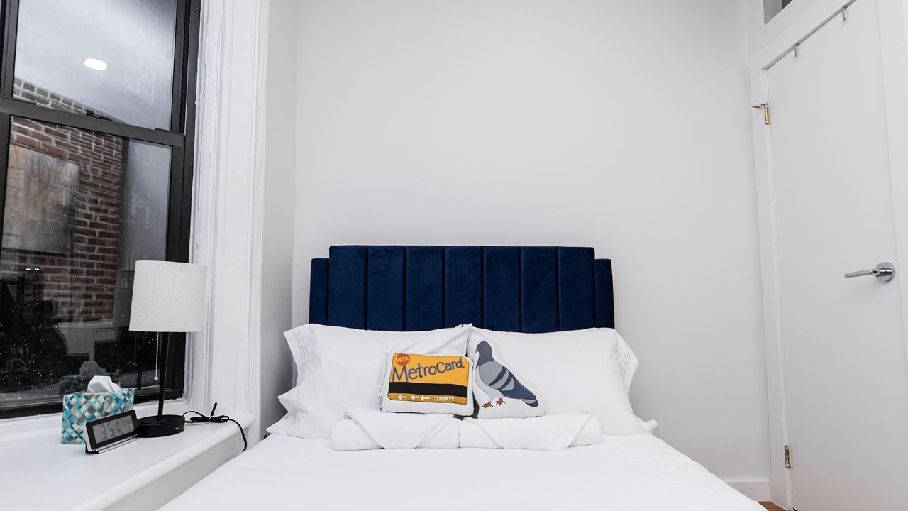 Photo of Others in Brooklyn Heights