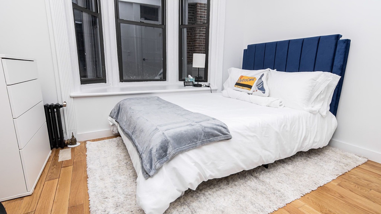 Photo of Others in Brooklyn Heights