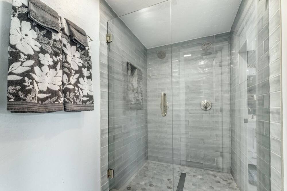 Photo of Bathroom in Quinlan