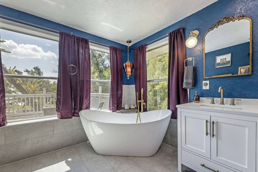 Photo of Bathroom in Quinlan