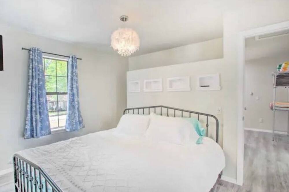 Photo of Bedroom in Quinlan