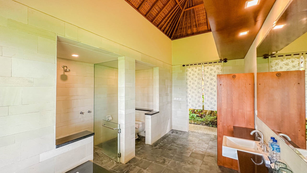 Photo of Bathroom in Banjarangkan
