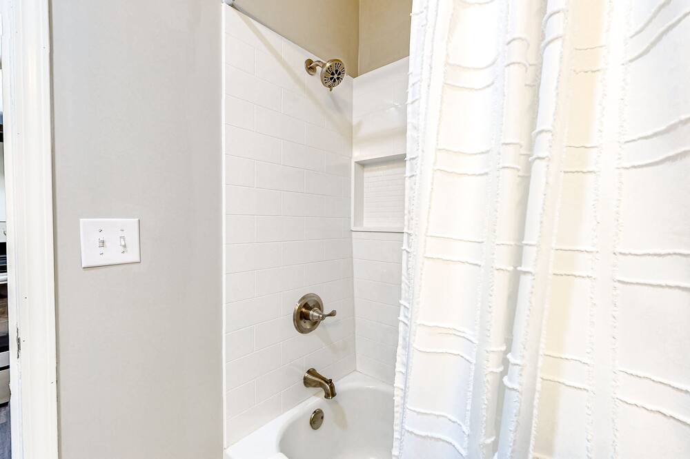 Photo of Others in La Follette