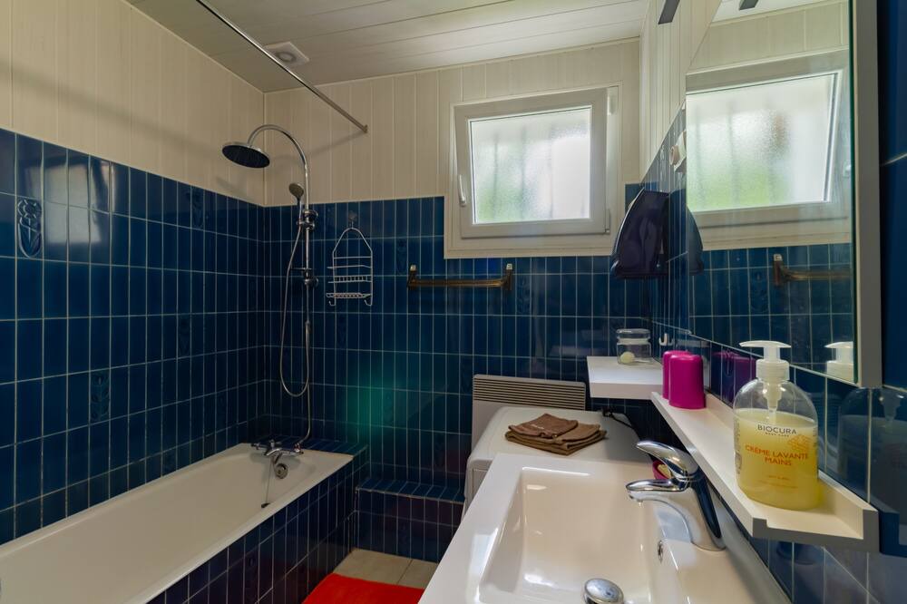 Photo of Bathroom in Jumilhac-le-Grand