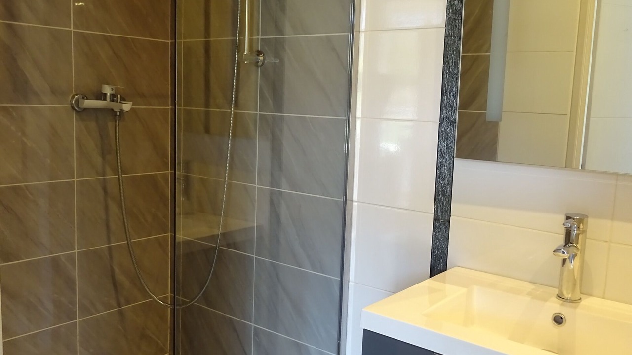 Photo of Others in Domessin