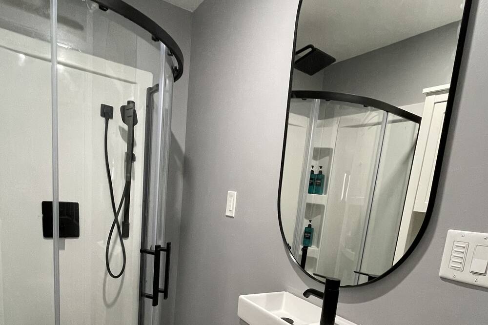 Photo of Bathroom in Munster Hamlet - Richmond