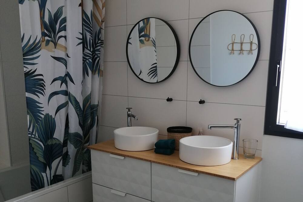 Photo of Bathroom in Cucuron