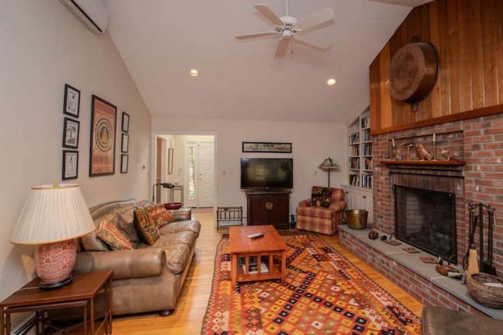 Photo of Livingroom in West Hartford