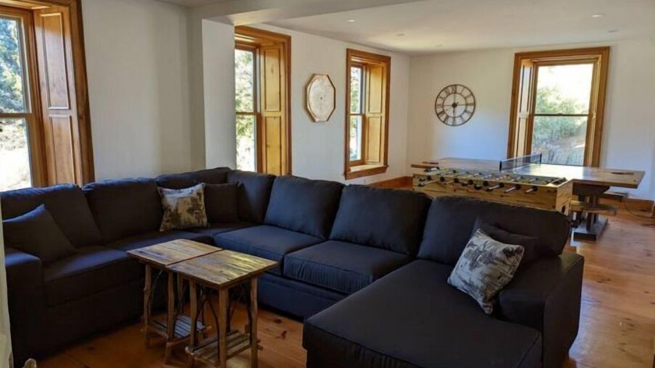 Photo of Livingroom in Puslinch