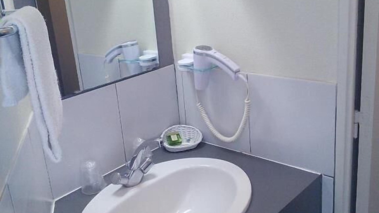Photo of Bathroom in Tronget