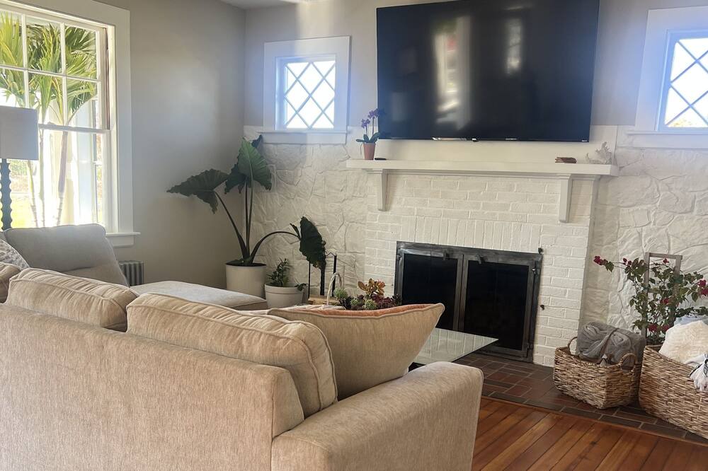 Photo of Livingroom in Weweantic
