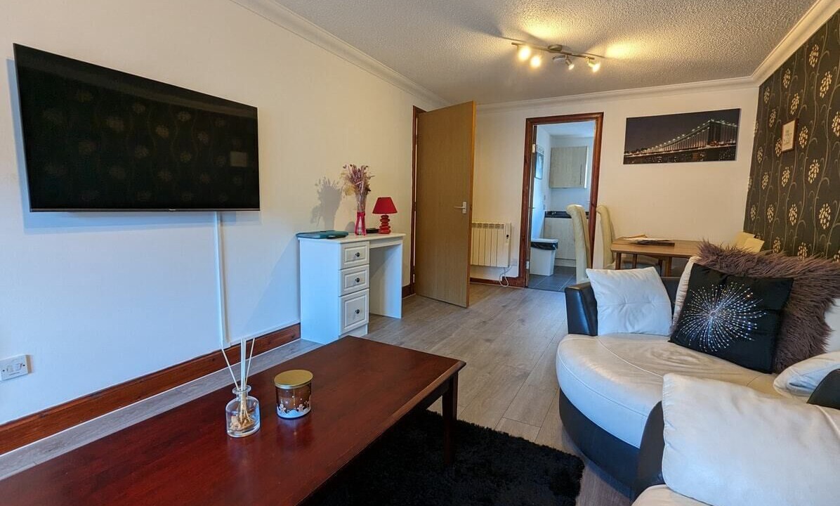 Photo of Livingroom in Tillicoultry