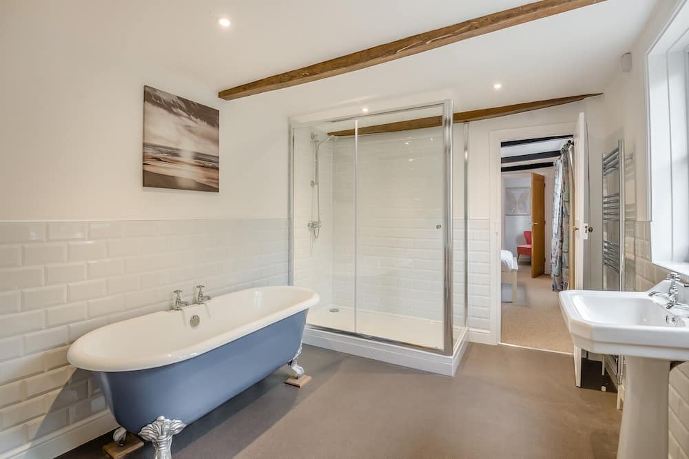 Photo of Bathroom in Little Cowarne