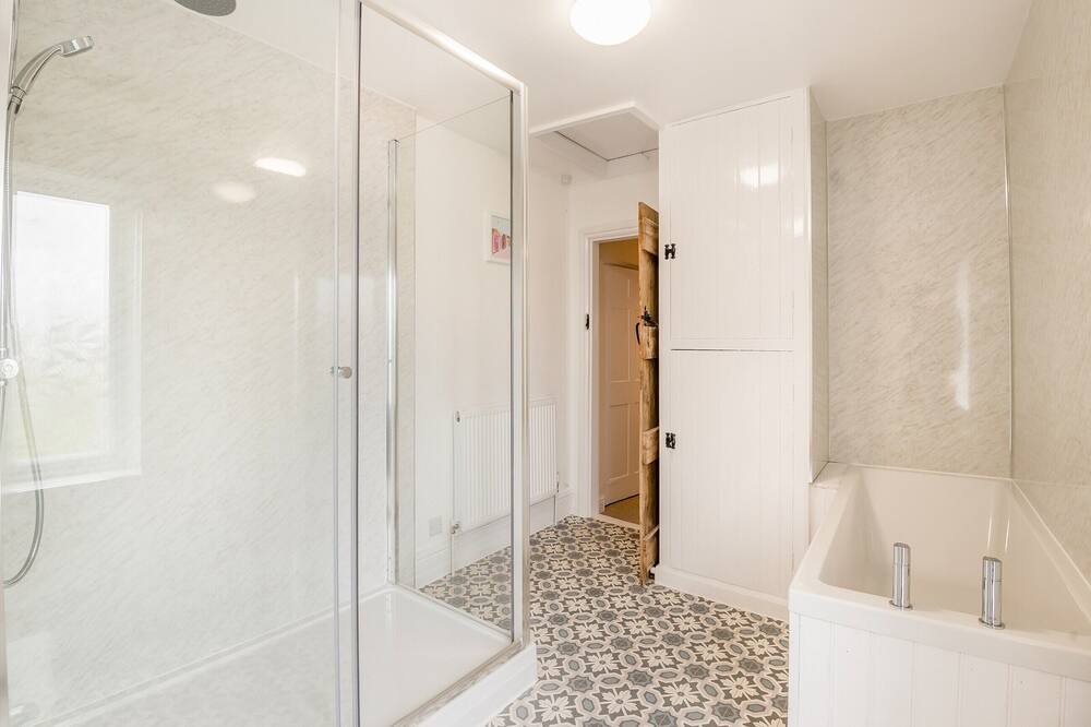 Photo of Bathroom in Little Cowarne