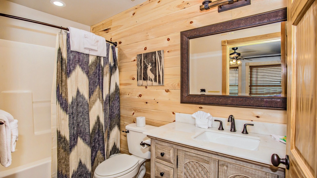Photo of Bathroom in Gatlinburg - Pigeon Forge