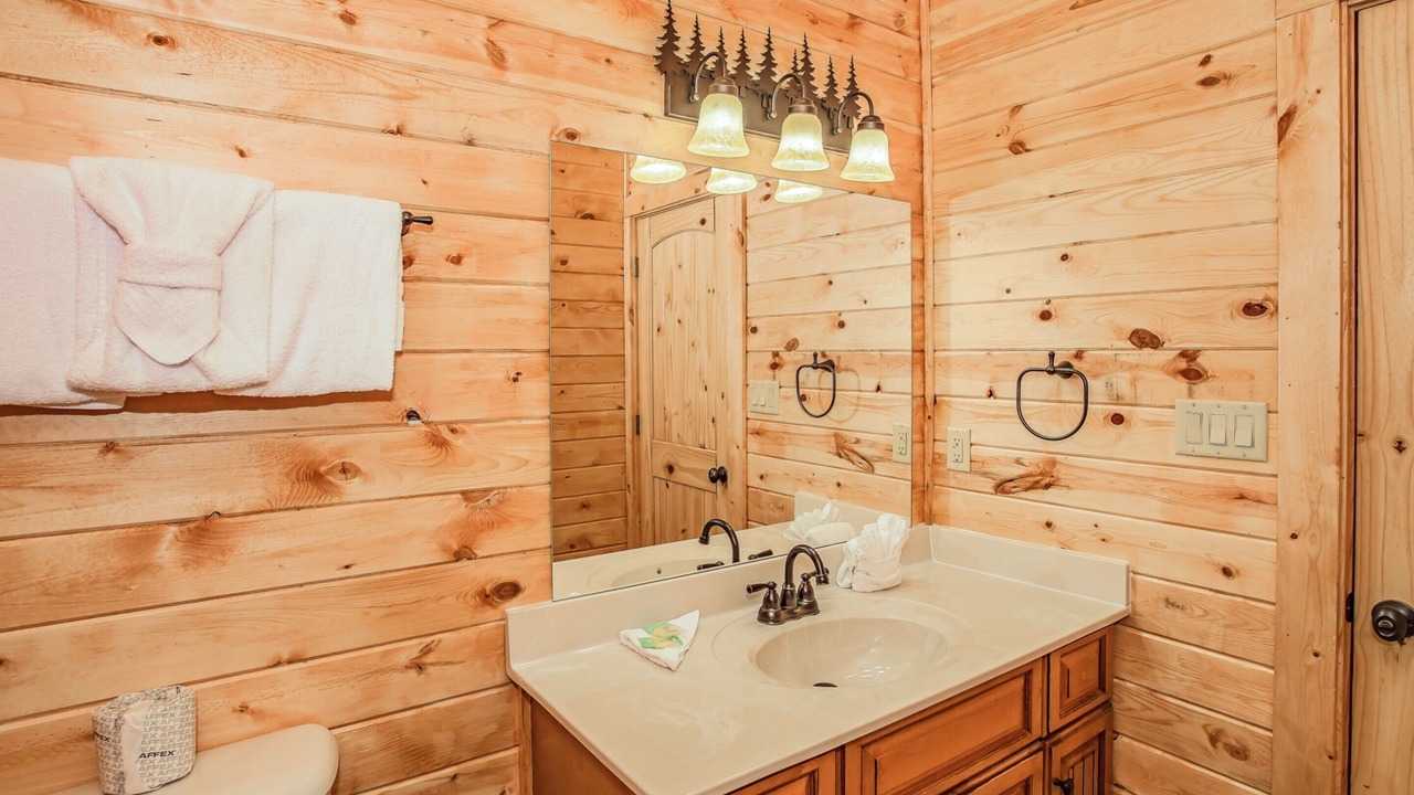Photo of Bathroom in Gatlinburg - Pigeon Forge