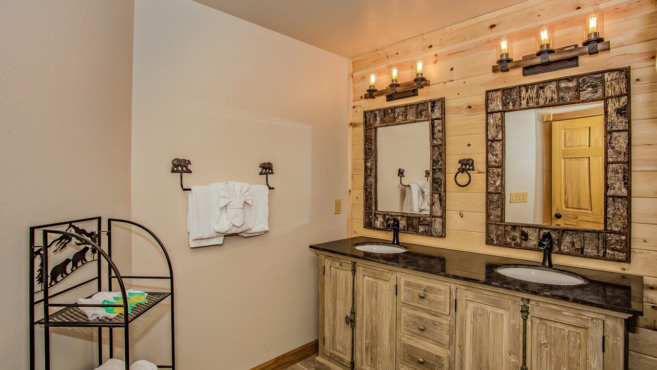 Photo of Bathroom in Gatlinburg - Pigeon Forge
