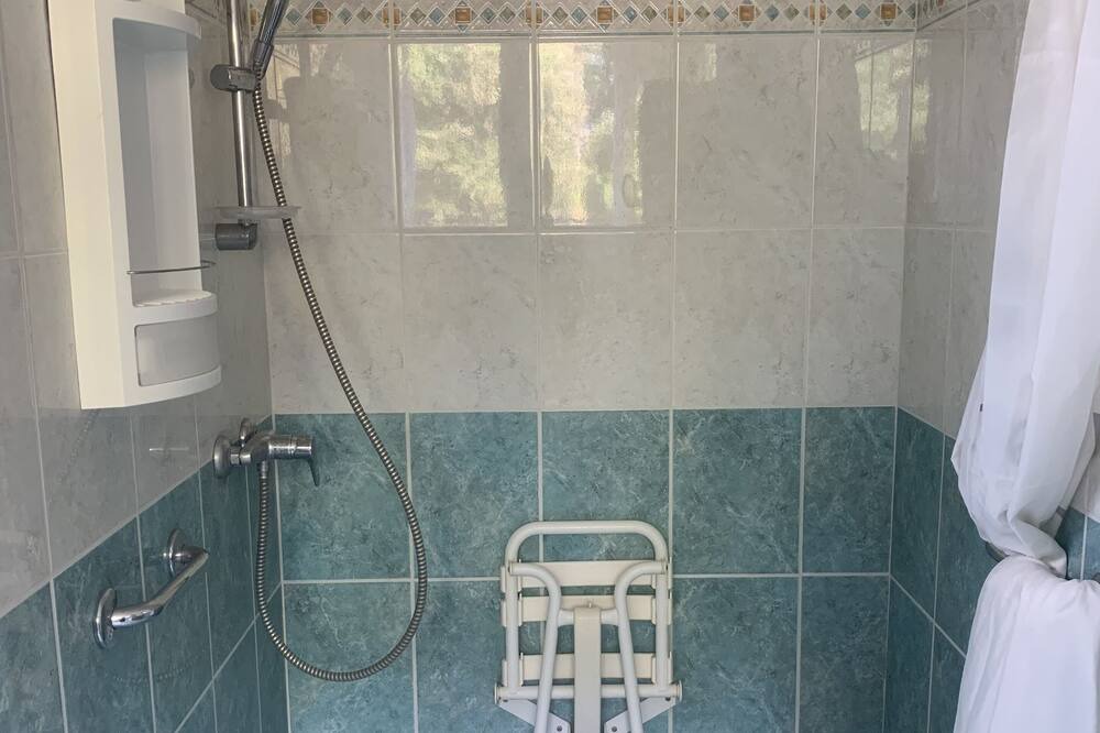 Photo of Bathroom in Gourdon